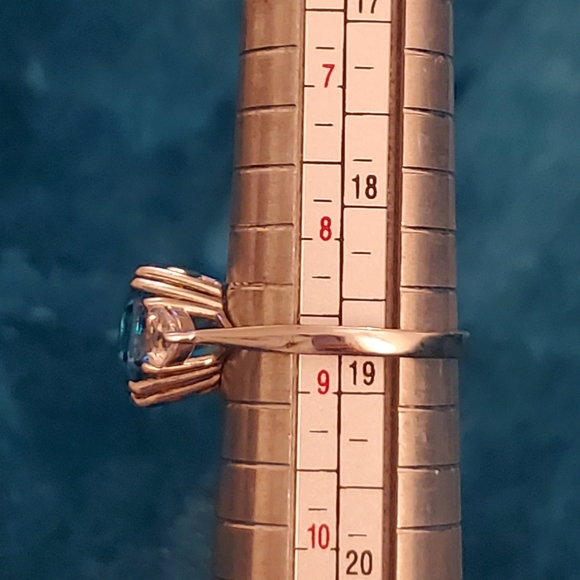 Octagon shaped blue topaz/cz ring - Picture 8 of 8